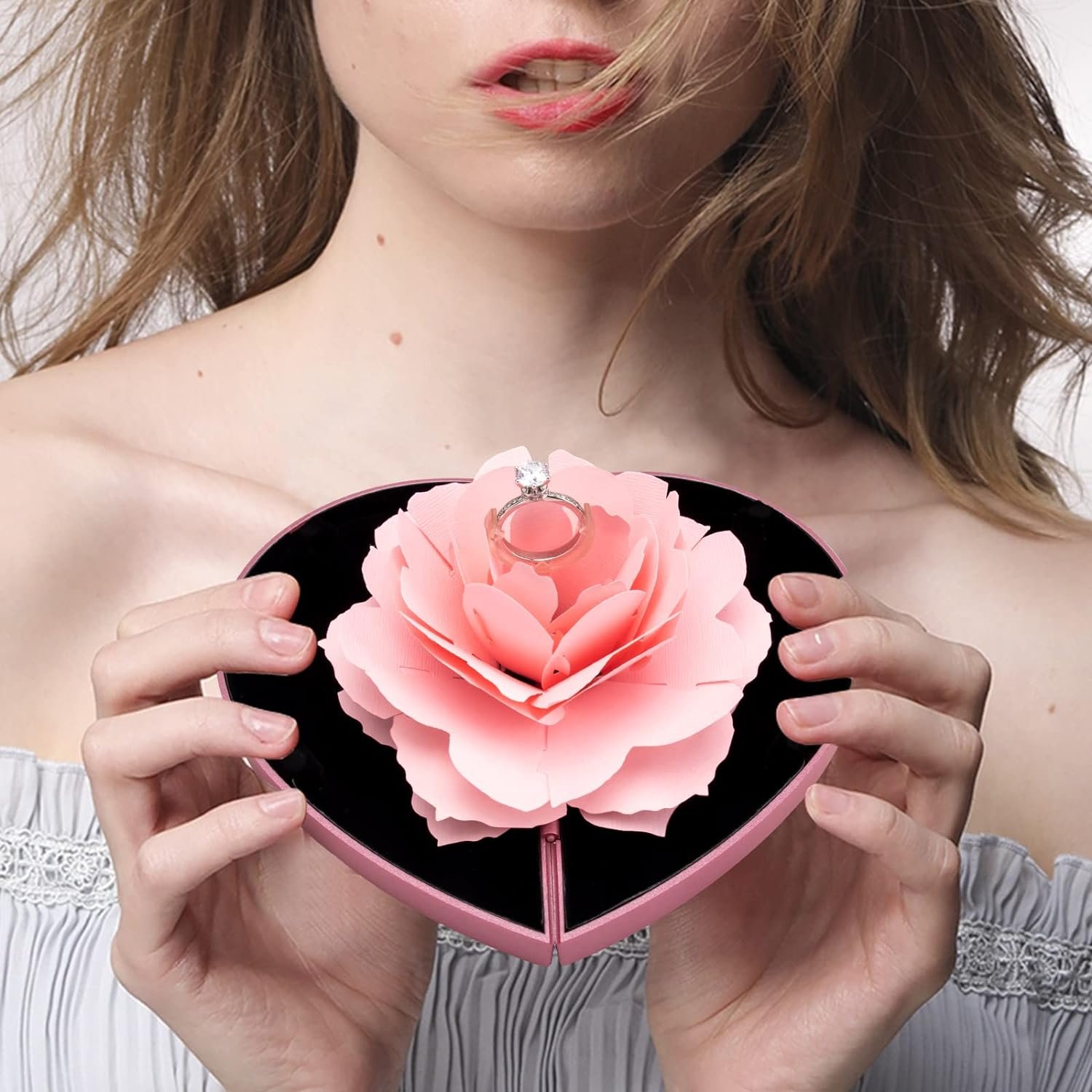 Heart Shaped Rose Ring Gift Box - Image 5